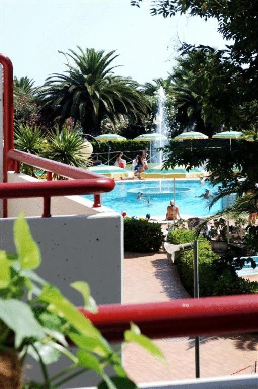 Ihr Residence Hotel Le Terrazze Grottammare Bagian luar foto