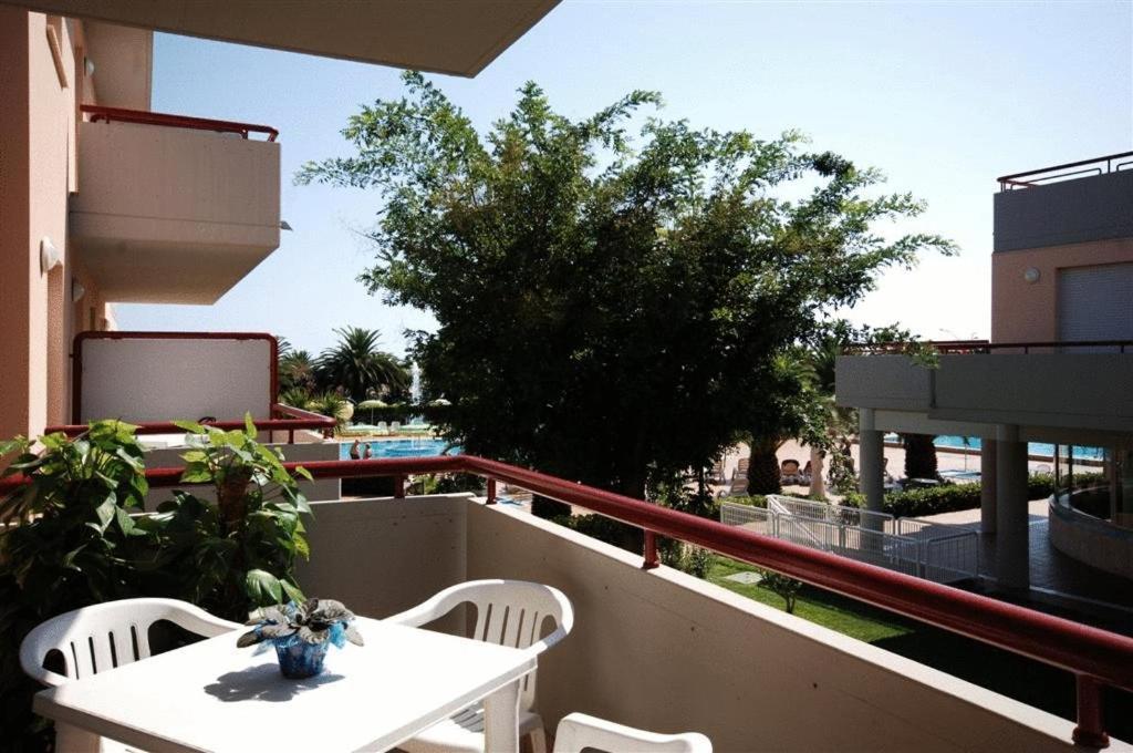 Ihr Residence Hotel Le Terrazze Grottammare Bagian luar foto