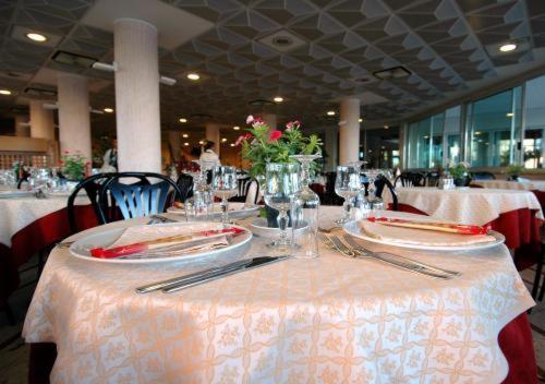 Ihr Residence Hotel Le Terrazze Grottammare Bagian luar foto