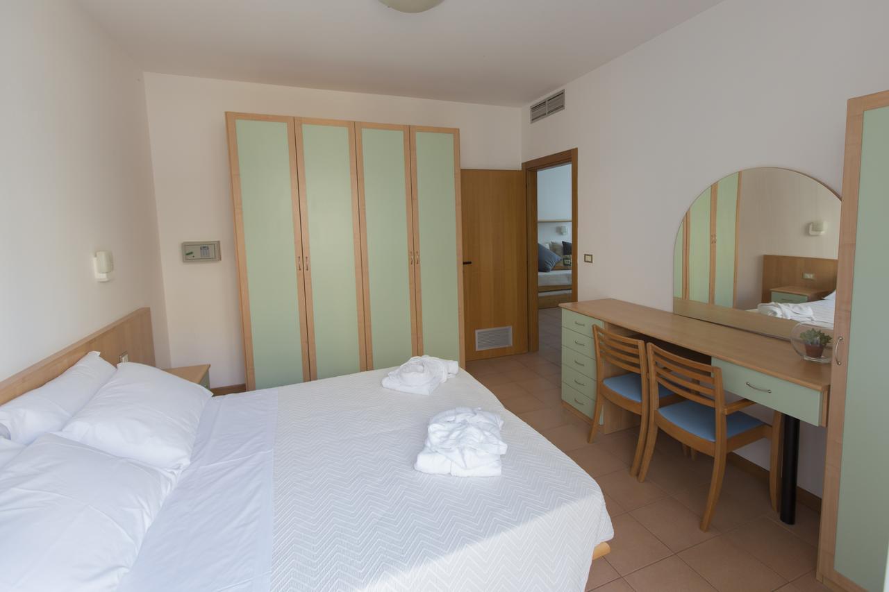 Ihr Residence Hotel Le Terrazze Grottammare Bagian luar foto
