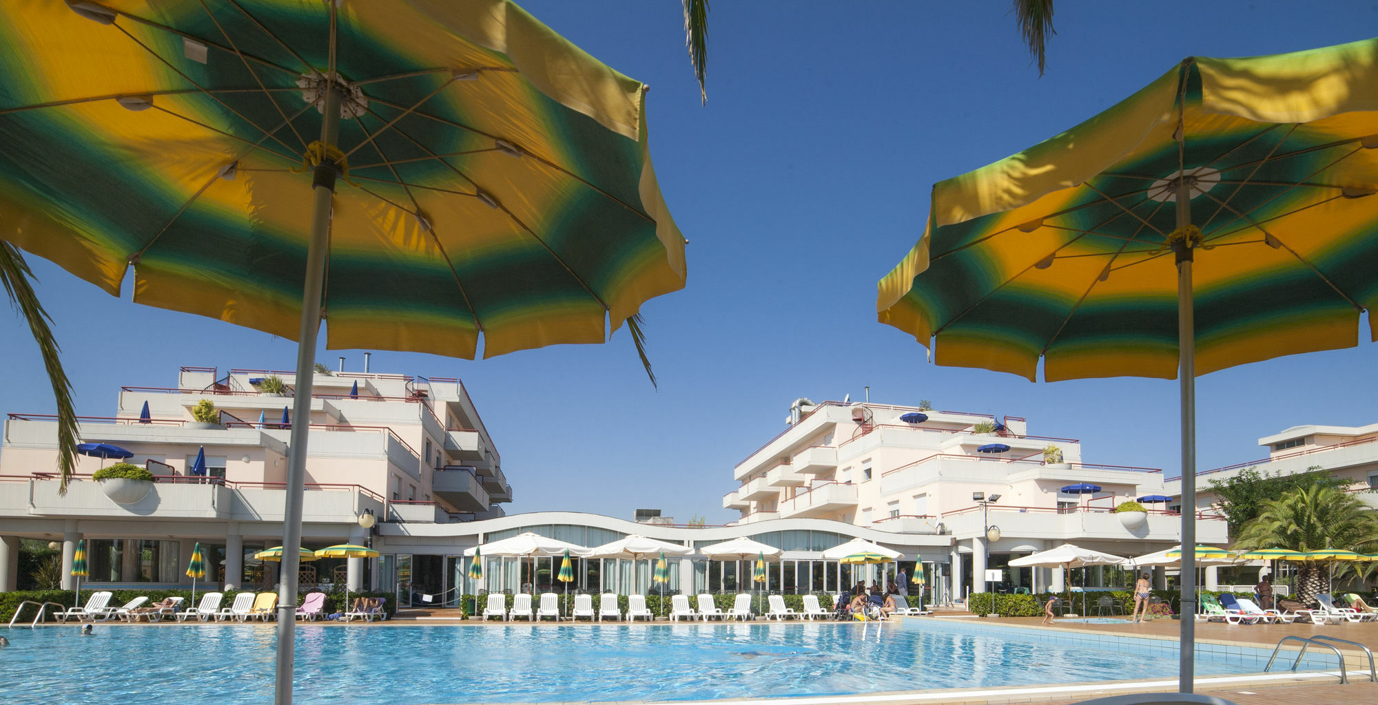 Ihr Residence Hotel Le Terrazze Grottammare Bagian luar foto