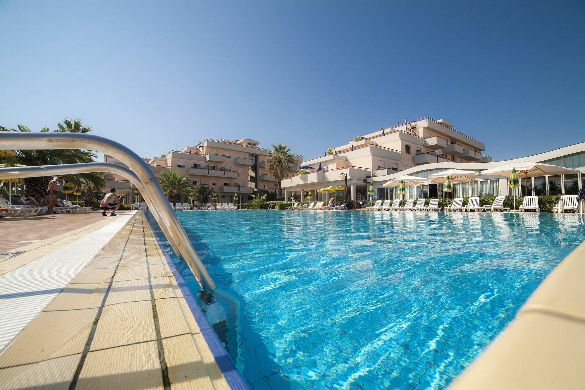 Ihr Residence Hotel Le Terrazze Grottammare Bagian luar foto