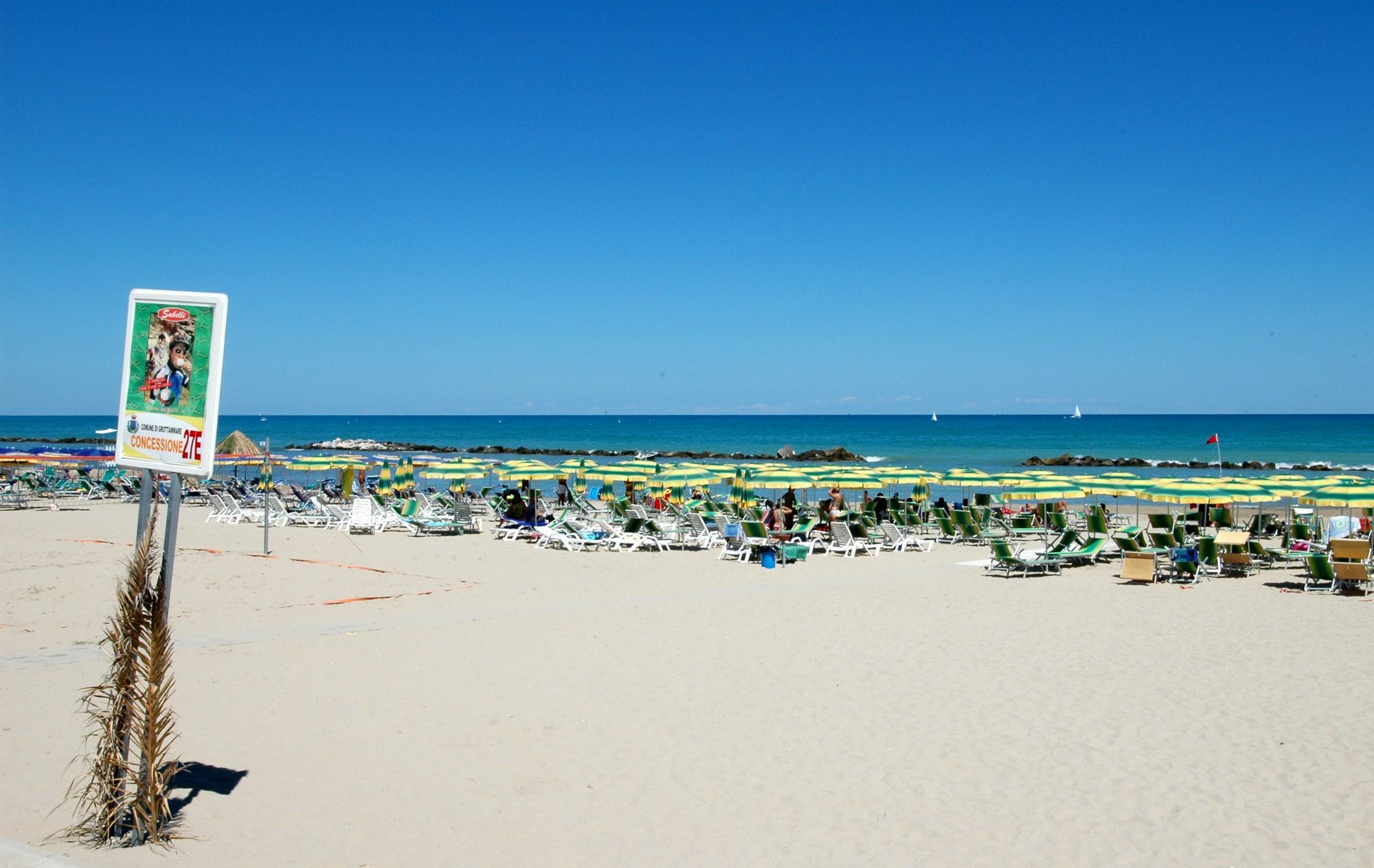 Ihr Residence Hotel Le Terrazze Grottammare Bagian luar foto