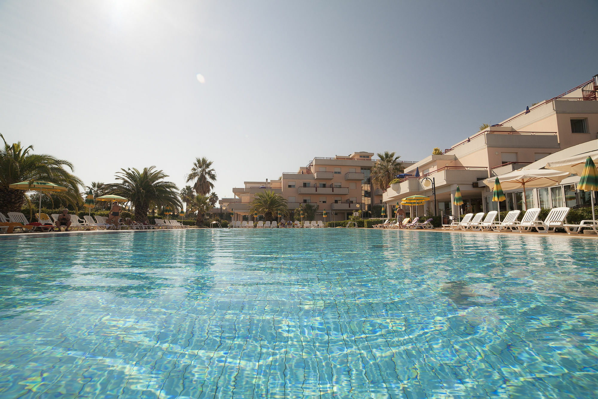 Ihr Residence Hotel Le Terrazze Grottammare Bagian luar foto
